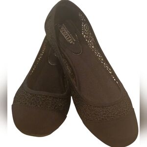 Seychelles Black Flats Elegant Slip-On Loafers Size 8.5 Textured Upper